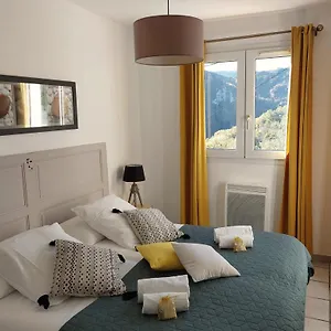 Entre Et Montagnes D'étape La Maison Barnoin Et Individuels Couette-café Bouyon